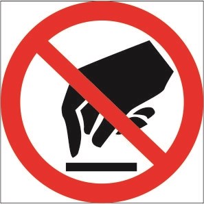 Р08t Запрещается прикасаться. Опасно.  табличка ПВХ-2мм