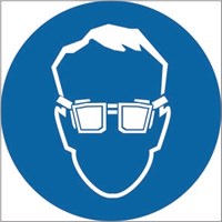 М01t Знак безопасности работать в защитных очках  табличка ПВХ-2мм